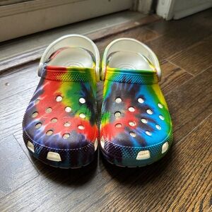 Rainbow Crocs Women’s size 7/Mens size 5